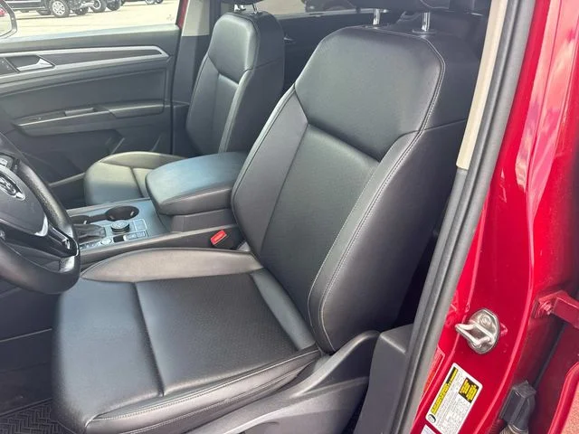 Used 2019 Red Volkswagen 3.6L V6 SE image 30