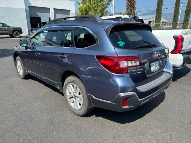 Used 2018 Blue Subaru 2.5i Premium image 3