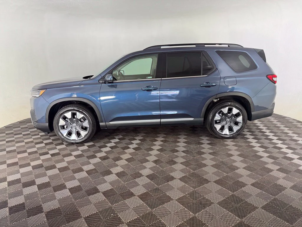 Used 2026 Gray Honda Touring image 4