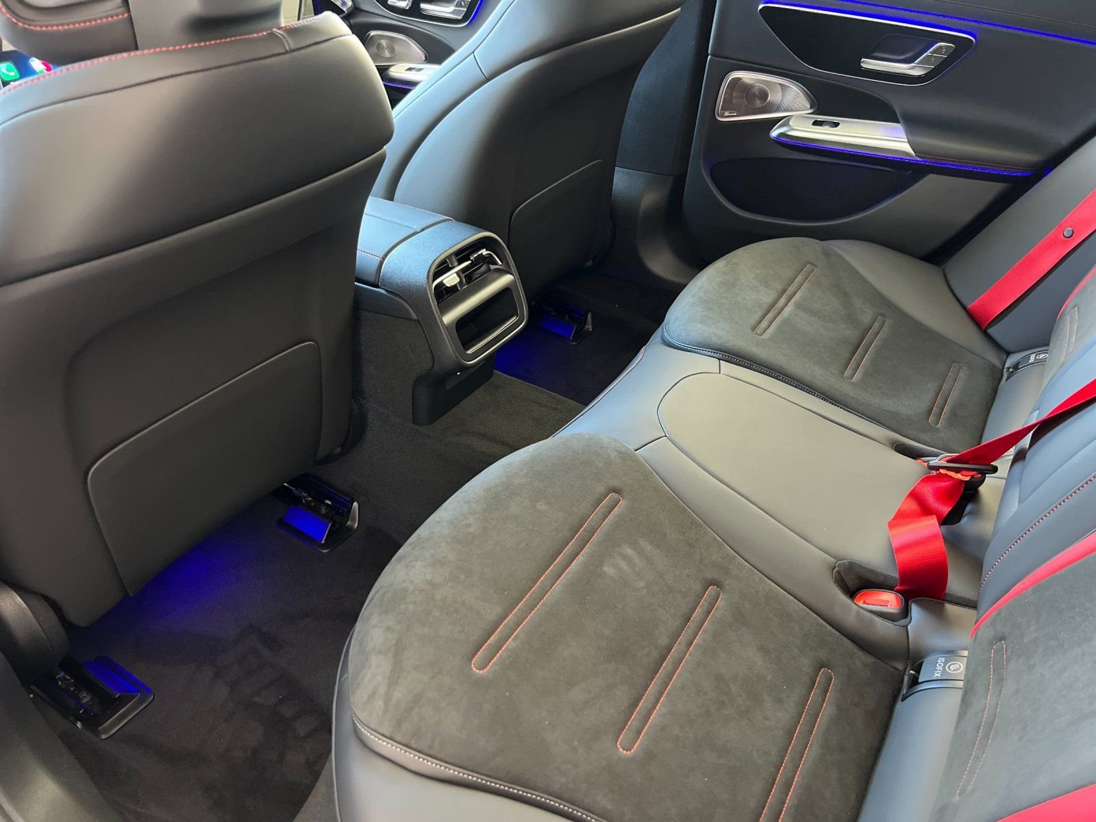 New 2026 MANUFAKTUR Alpine Grey Mercedes-Benz E 53 AMG® image 4