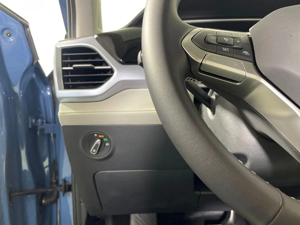 New 2026 Blue Volkswagen 1.5T SE image 13