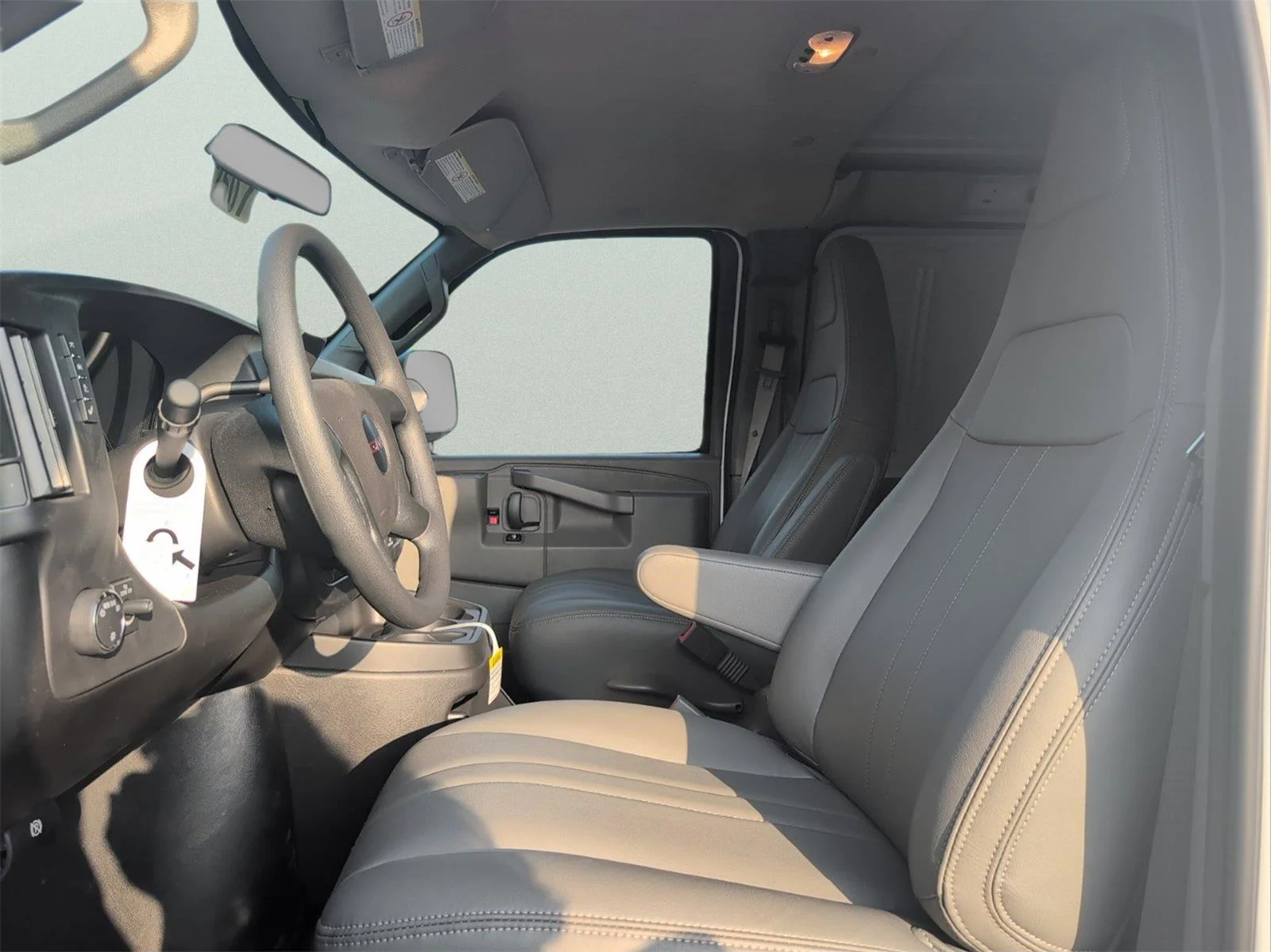 New 2026 Summit White GMC Work Van image 33