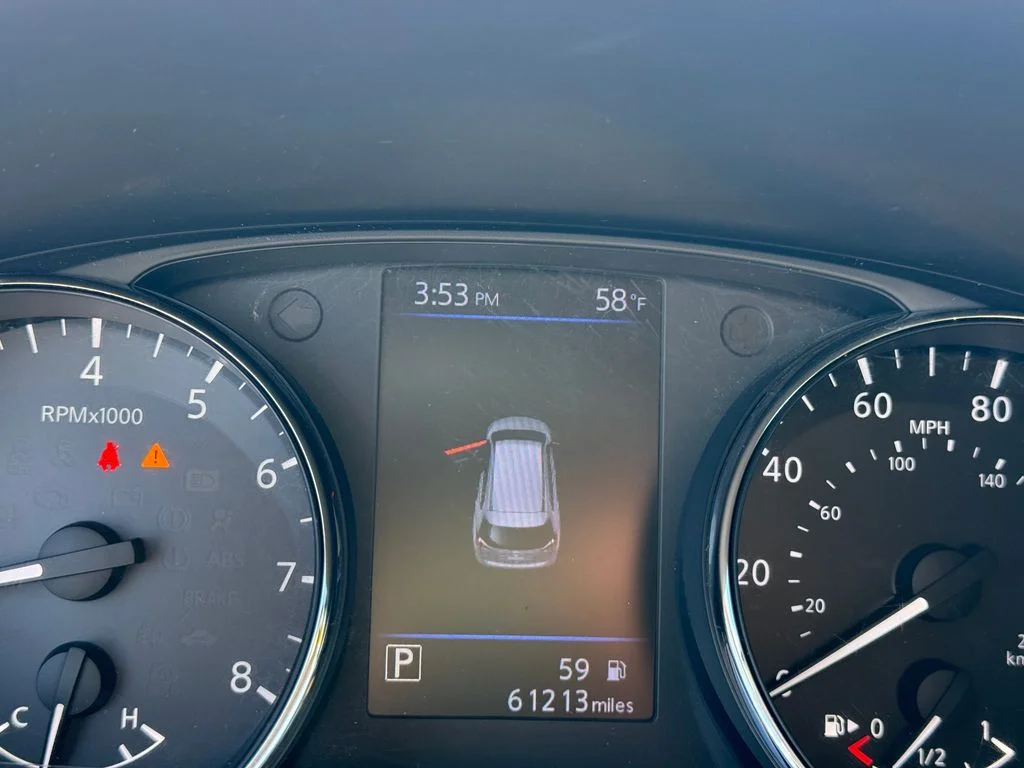Used 2019 White Nissan S image 18