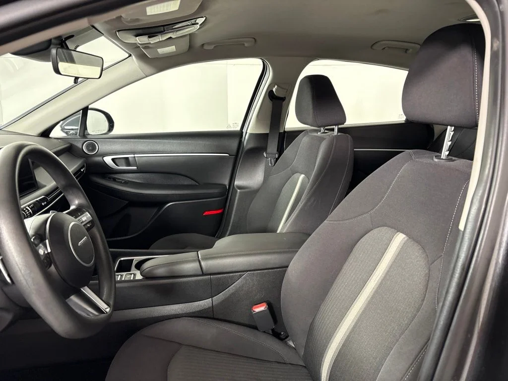 Used 2025 Gray Hyundai SEL image 20