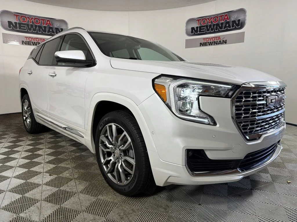 2022 GMC Terrain Denali AWD's photo