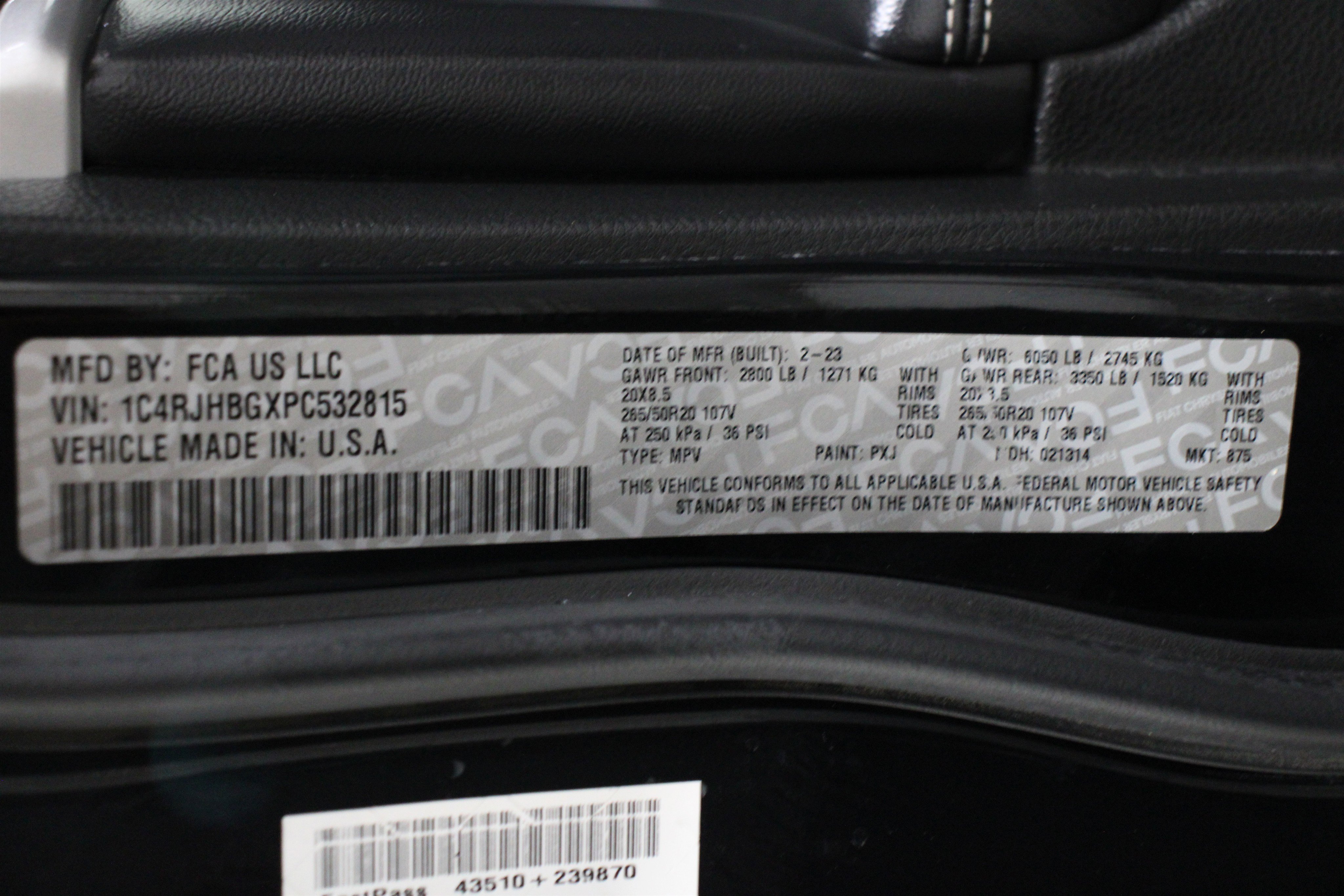 Used 2023 Diamond Black Crystal Pearlcoat Jeep Limited image 41