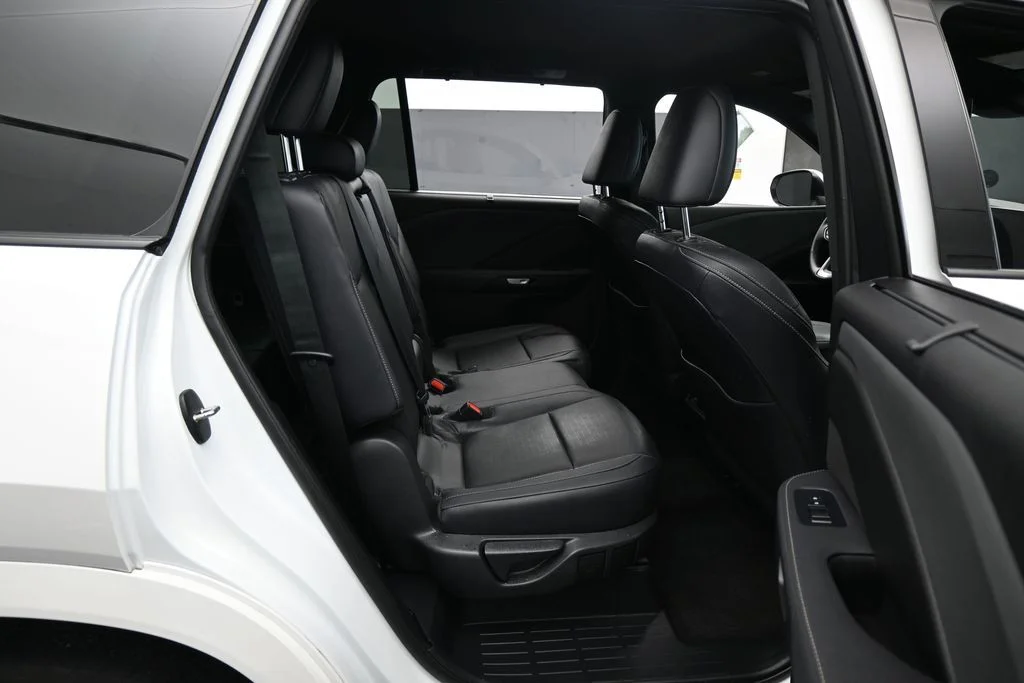Used 2024 White Lexus 350 Premium image 37