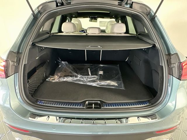 New 2026 Verde Silver Metallic Mercedes-Benz GLC 300 image 26