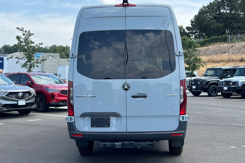 Used 2024 Gray Mercedes-Benz Cargo 170 WB image 4