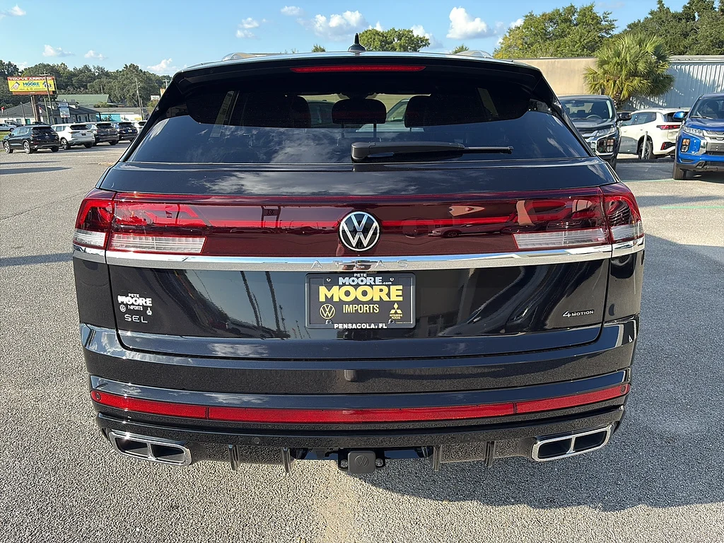 New 2026 Deep Black Pearl Volkswagen 2.0T SEL Premium R-Line 4MOTION image 7