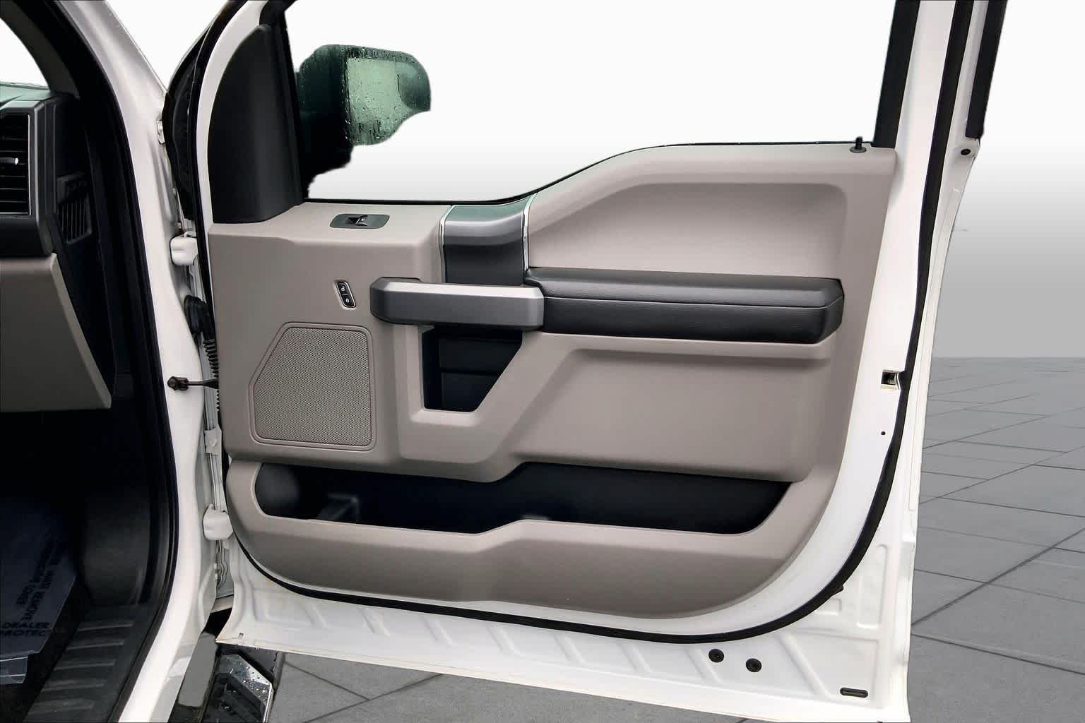 Used 2018 Oxford White Ford XLT image 20