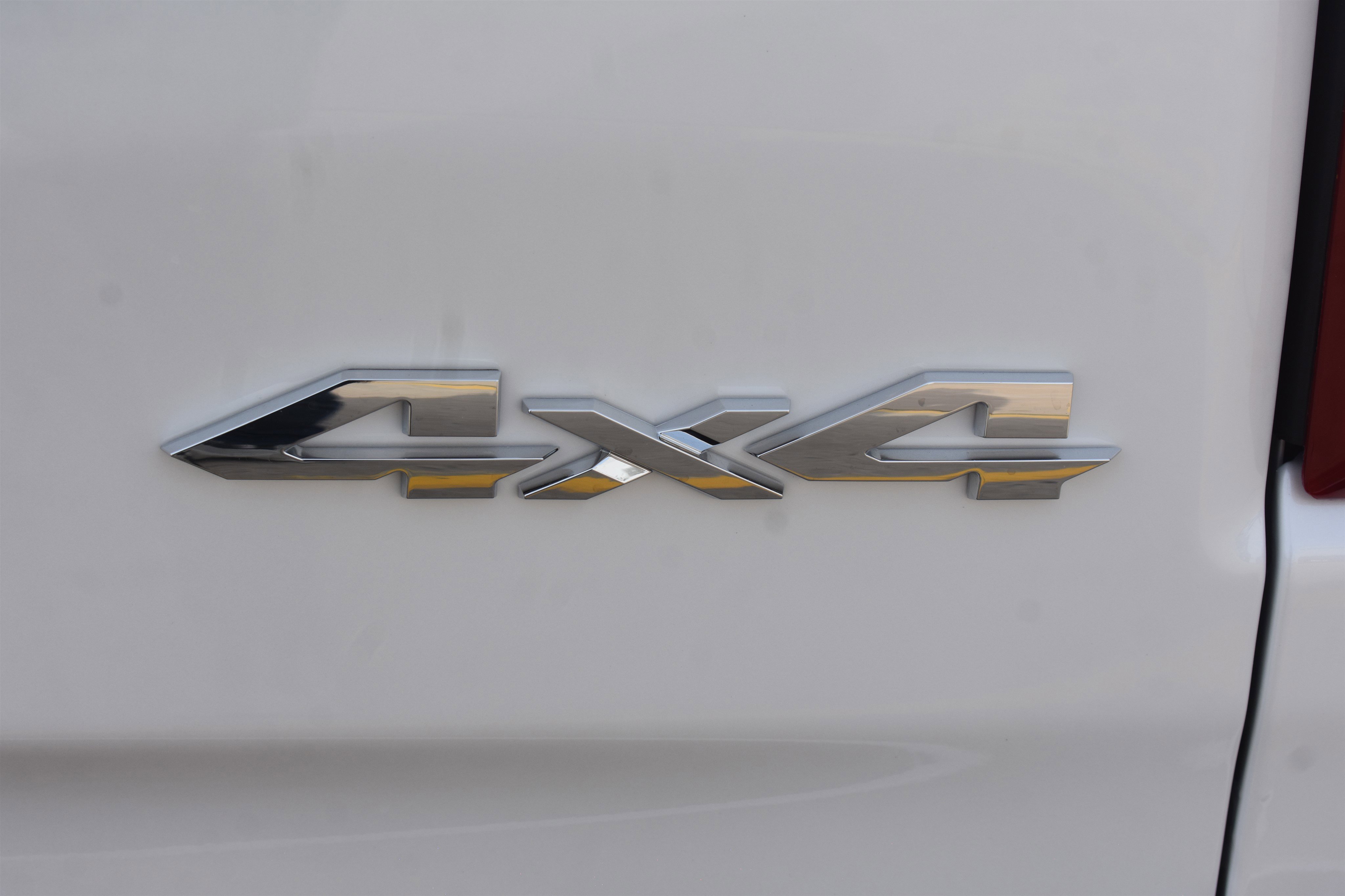 New 2026 Ivory White Tri-Coat Pearl-Coat Exterior Paint RAM Longhorn image 8