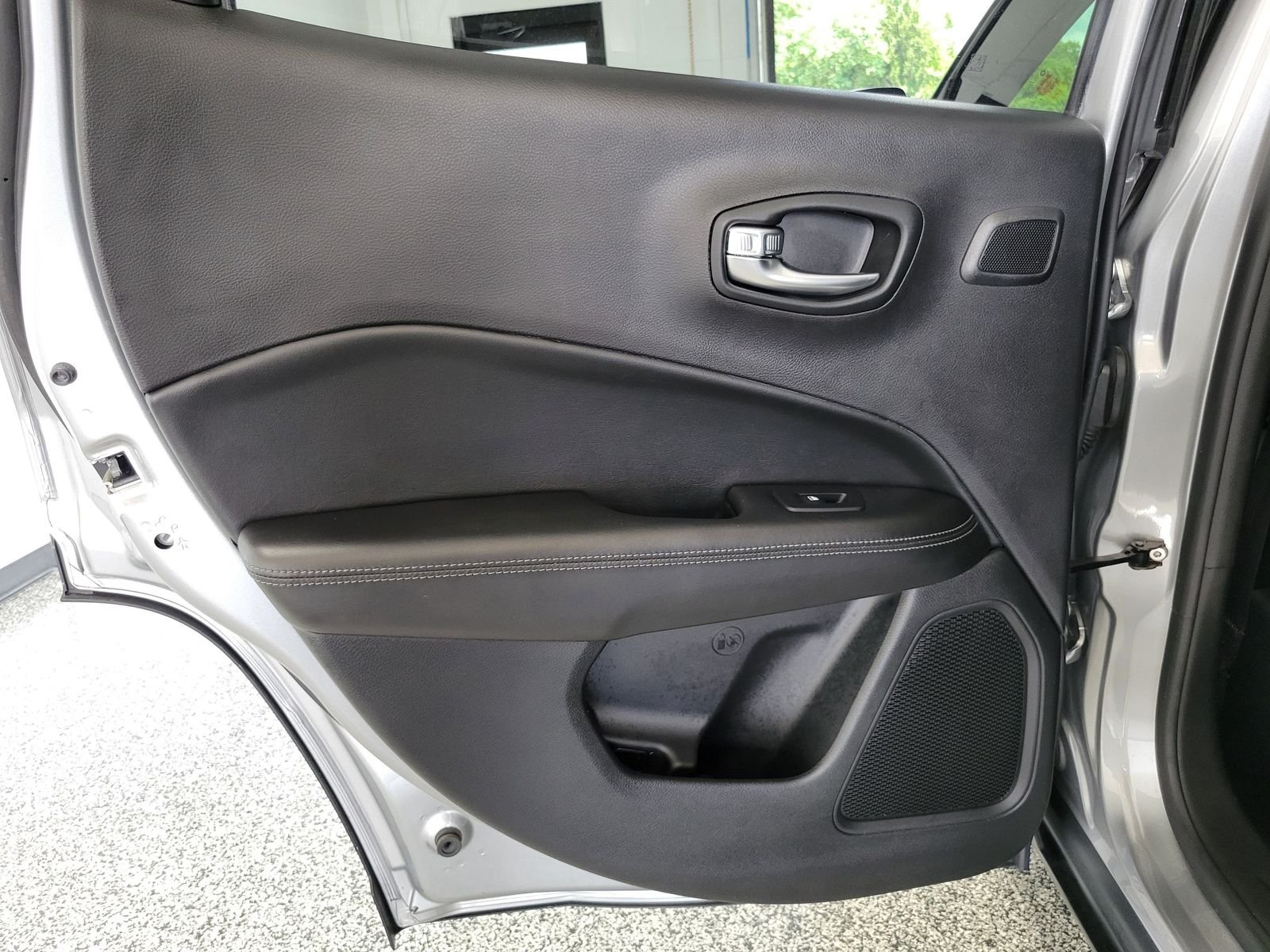 Used 2019 Silver Jeep Limited image 25