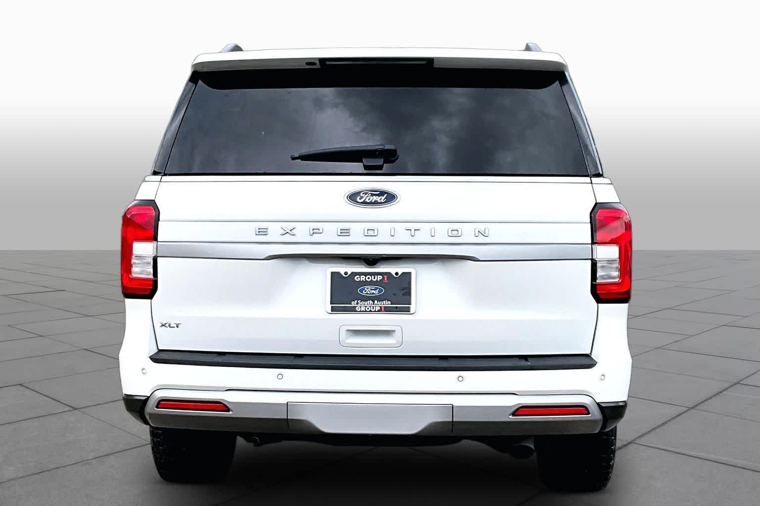 Used 2024 Star White Metallic Tri-Coat Ford XLT image 5