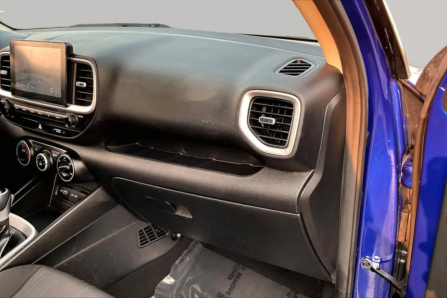 Used 2022 Intense Blue Hyundai SE image 18