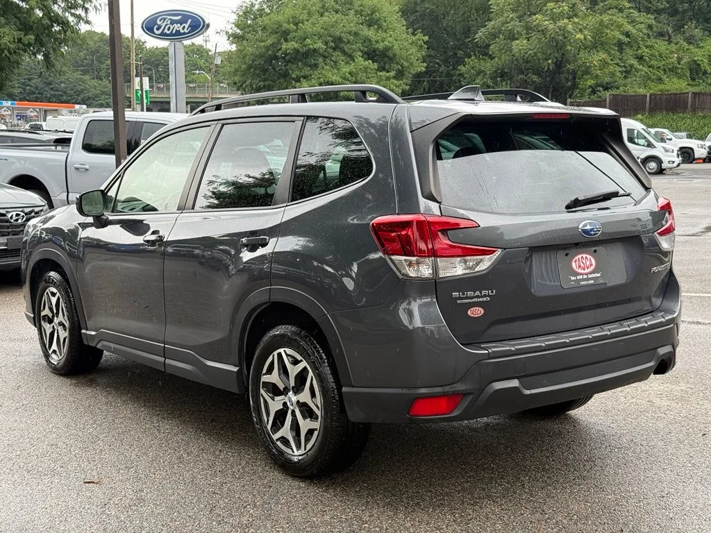 Used 2023 Gray Subaru Premium image 8