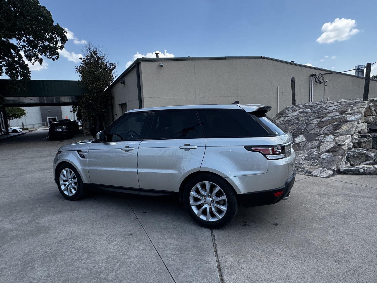 Used 2016  Land Rover V6 HSE image 4