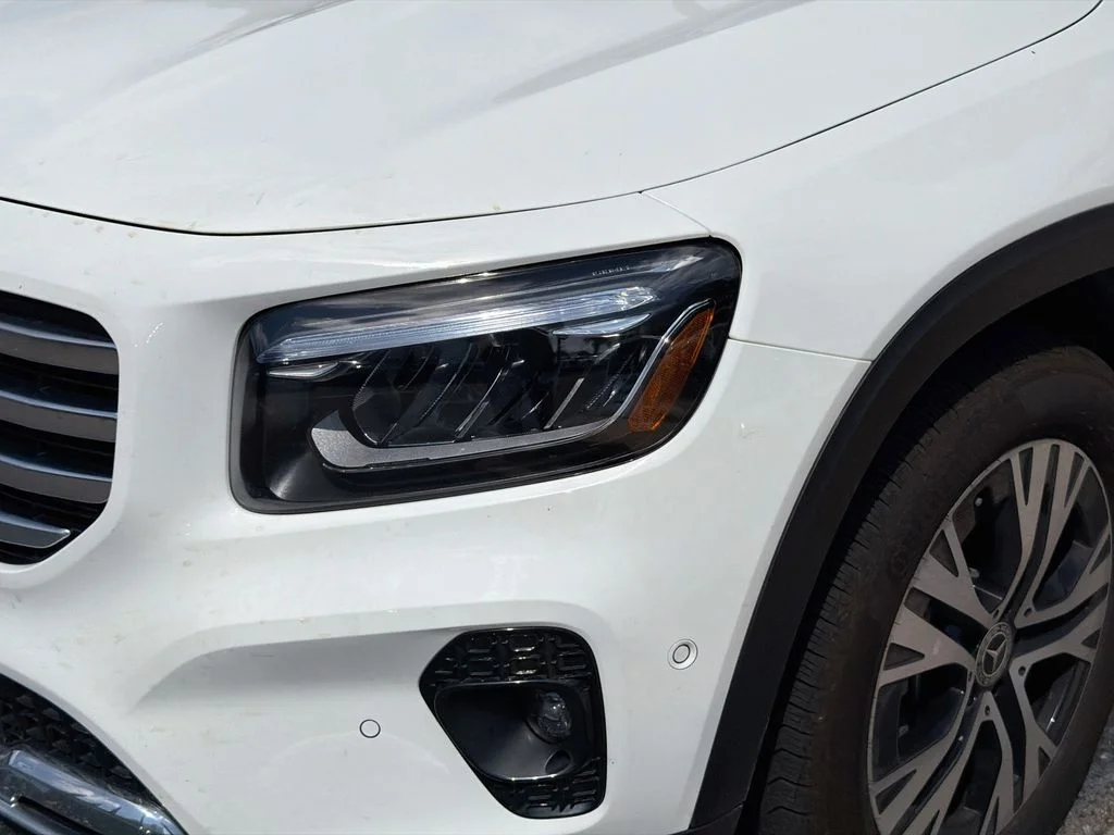 Used 2024 Polar White Mercedes-Benz GLB 250 image 29
