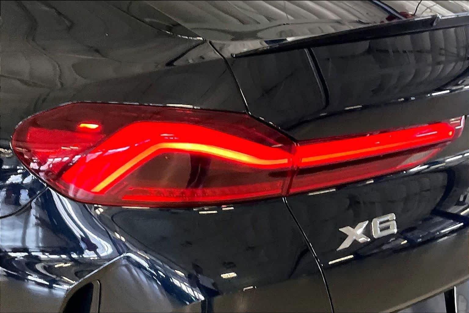 Certified Used 2025 Carbon Black Metallic BMW xDrive40i image 26