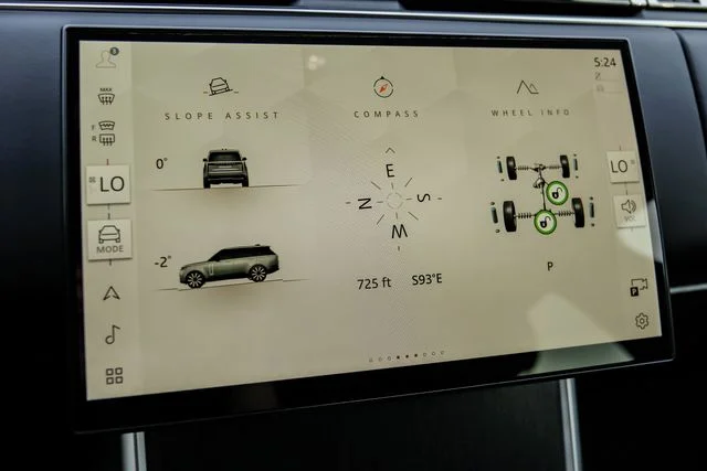 New 2026  Land Rover SE image 37