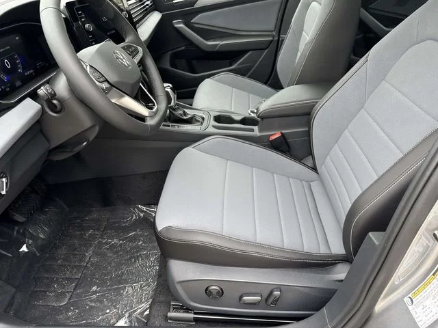 New 2026 Silver Volkswagen 1.5T SE image 14