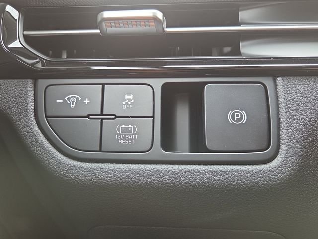 New 2027 Gravity Gray Kia S image 8
