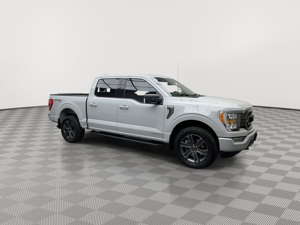 Used 2023 Avalanche Gray Ford XLT image 45