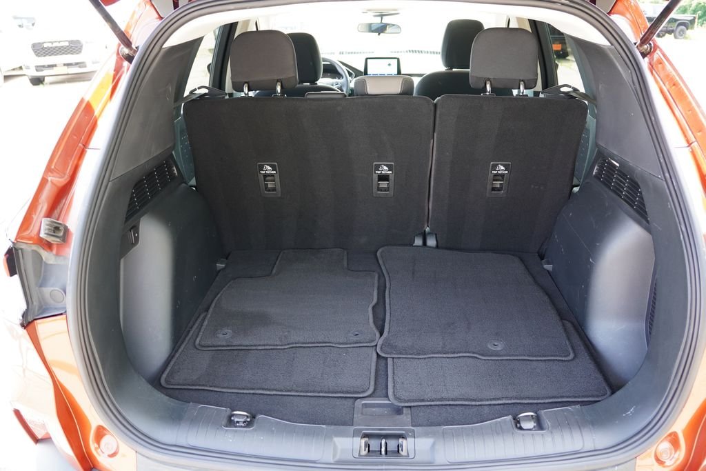 Used 2020 Sedona Orange Metallic Ford SE image 20