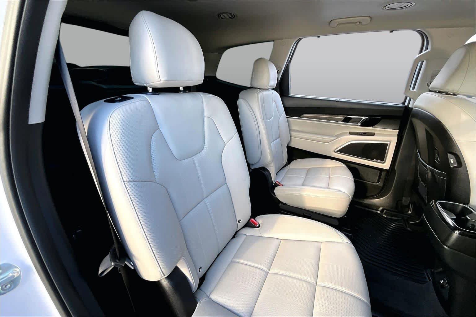 Used 2021 Glacial White Pearl Kia EX image 20
