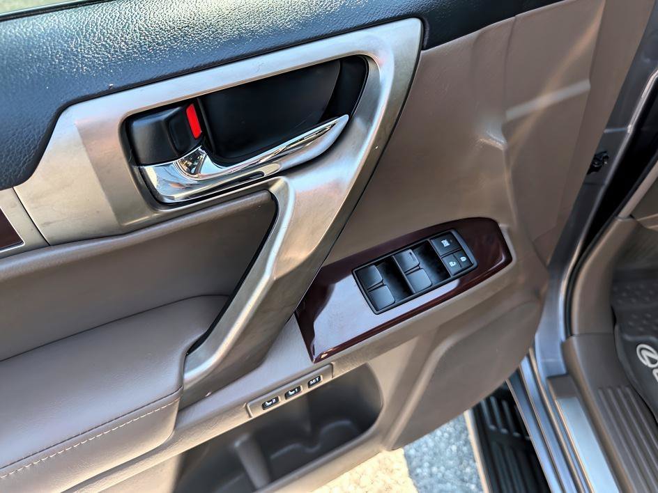 Used 2019 Gray Pearl Lexus 460 image 9