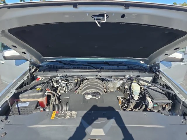 Used 2018 SILVER ICE METALLIC Chevrolet LT image 31