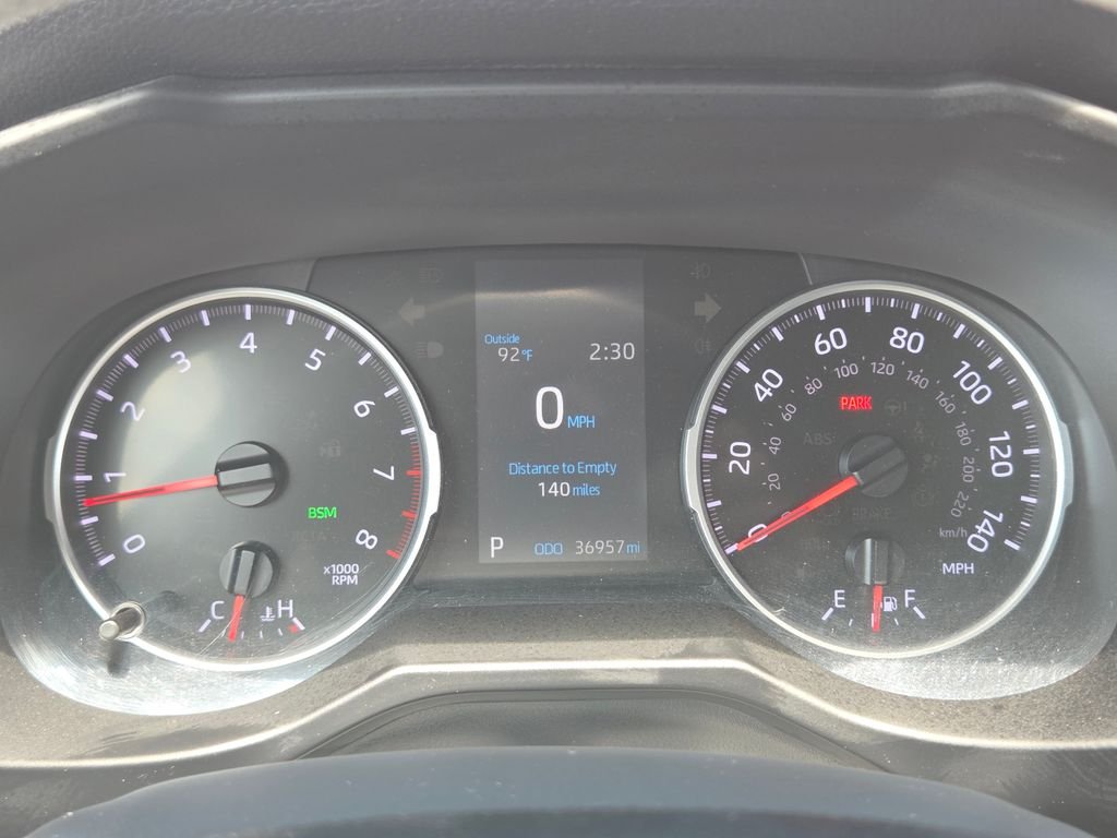Used 2020 White Toyota XLE image 24