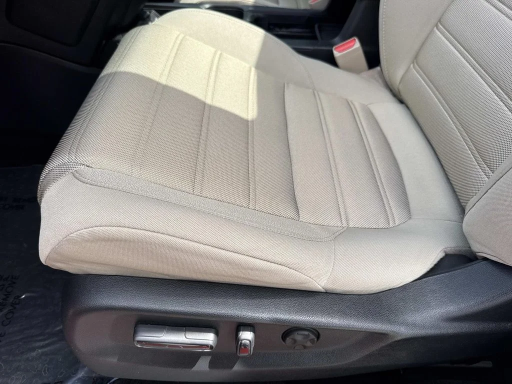 Used 2018 Red Honda EX image 27