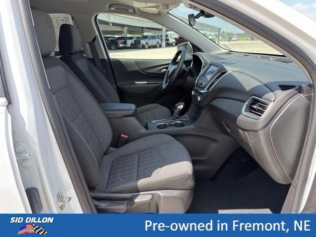 Used 2024 Summit White Chevrolet LT image 13