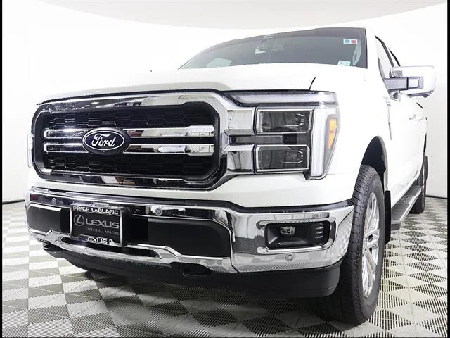 Used 2025 Star White Metallic Tri-Coat Ford Lariat image 2