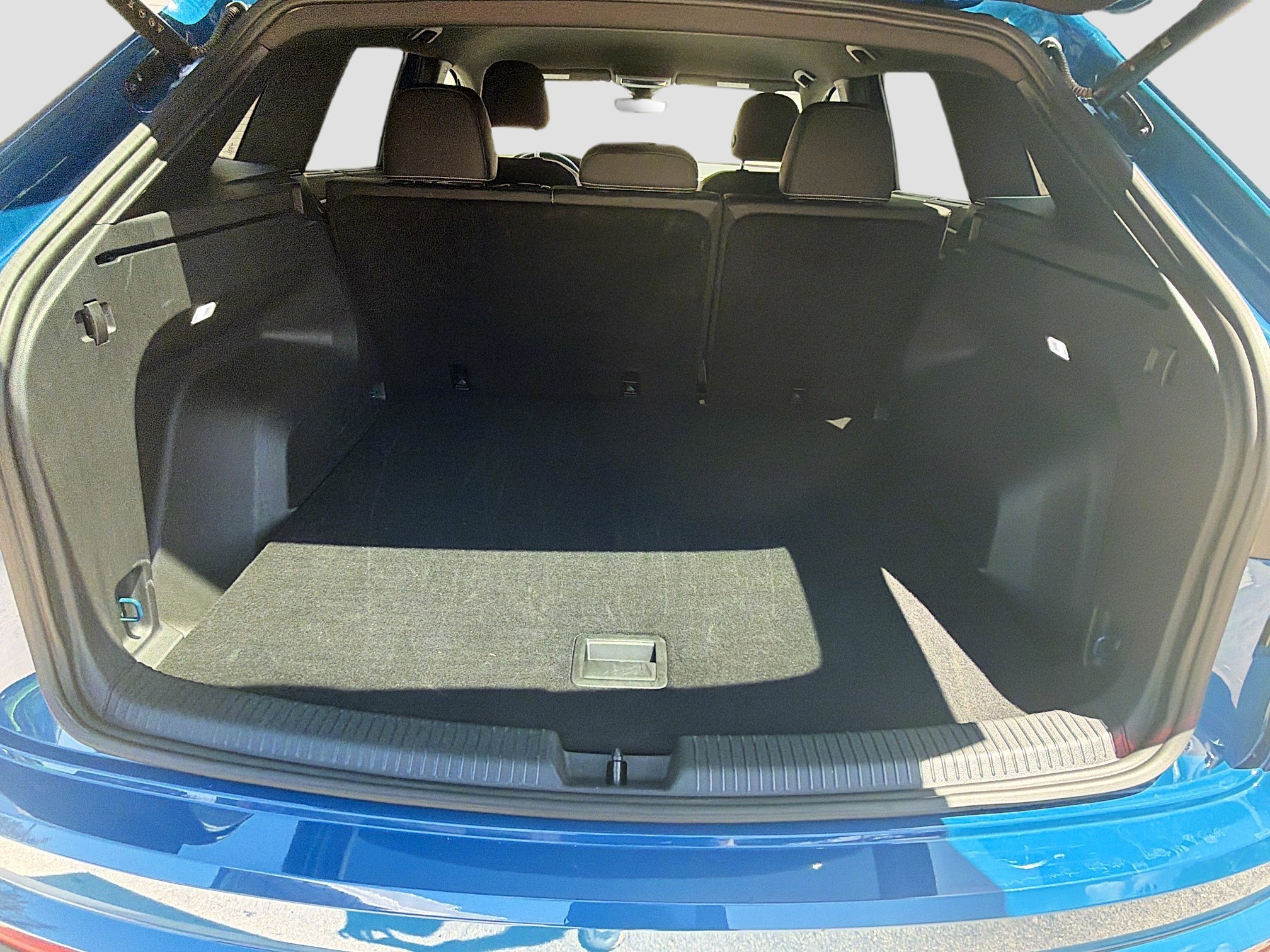 Used 2025 Blue Volkswagen 2.0T SE w/Technology image 26