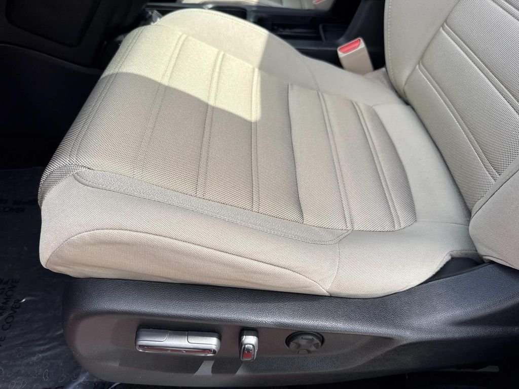 Used 2018 Red Honda EX image 27