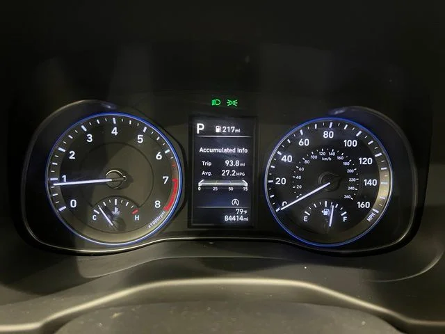Used 2022 Silver Hyundai SEL image 13