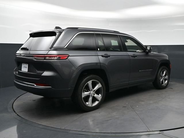 Used 2022 Gray Jeep Limited image 5