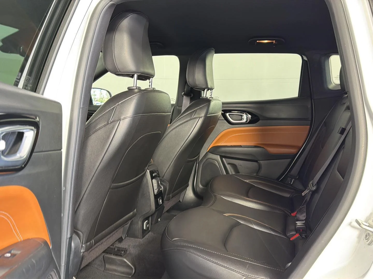 Used 2024 Bright White Clearcoat Jeep Limited image 21