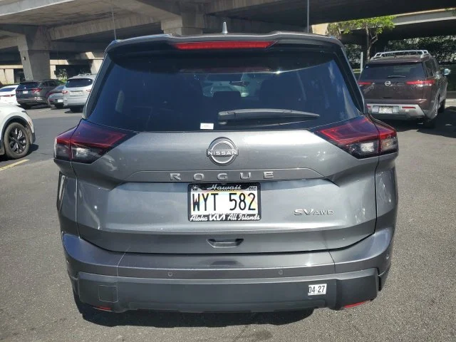 Used 2024 Gray Nissan SV image 4