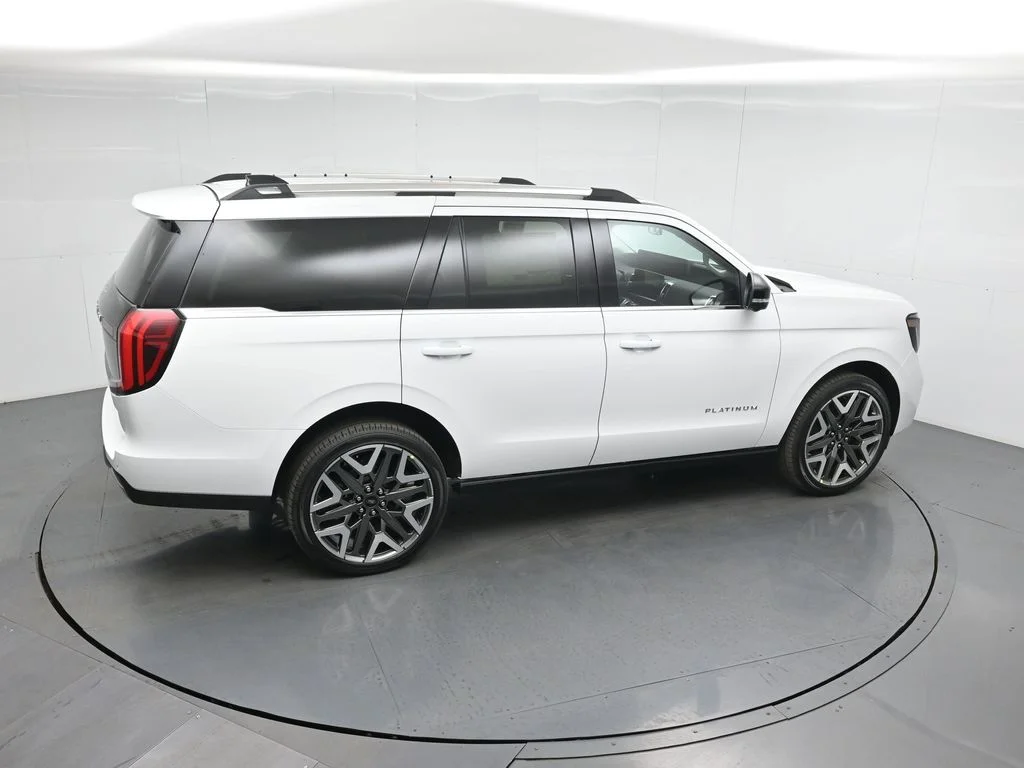 New 2025 Oxford White Ford Platinum image 40