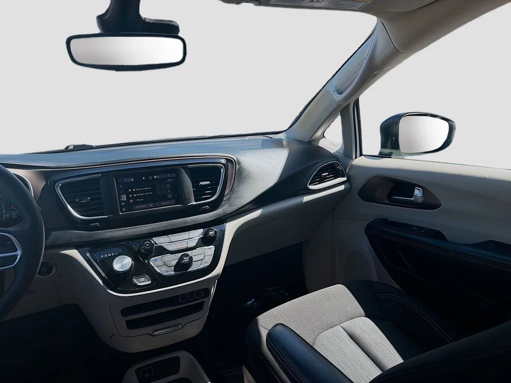 Used 2023 White Chrysler LX image 21