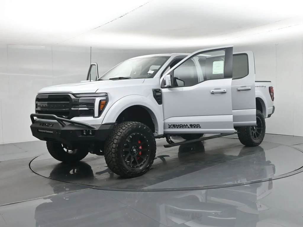 New 2025 White Ford Lariat image 33