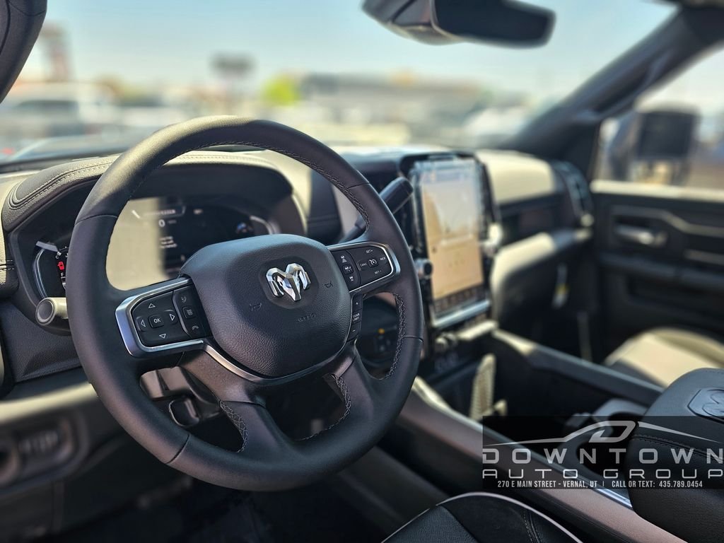New 2026 Diamond Black Crystal Pearl-Coat Exterior Paint RAM Laramie image 21