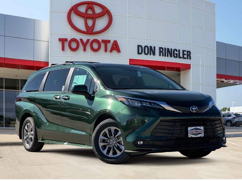 2026 Toyota Sienna  XLE