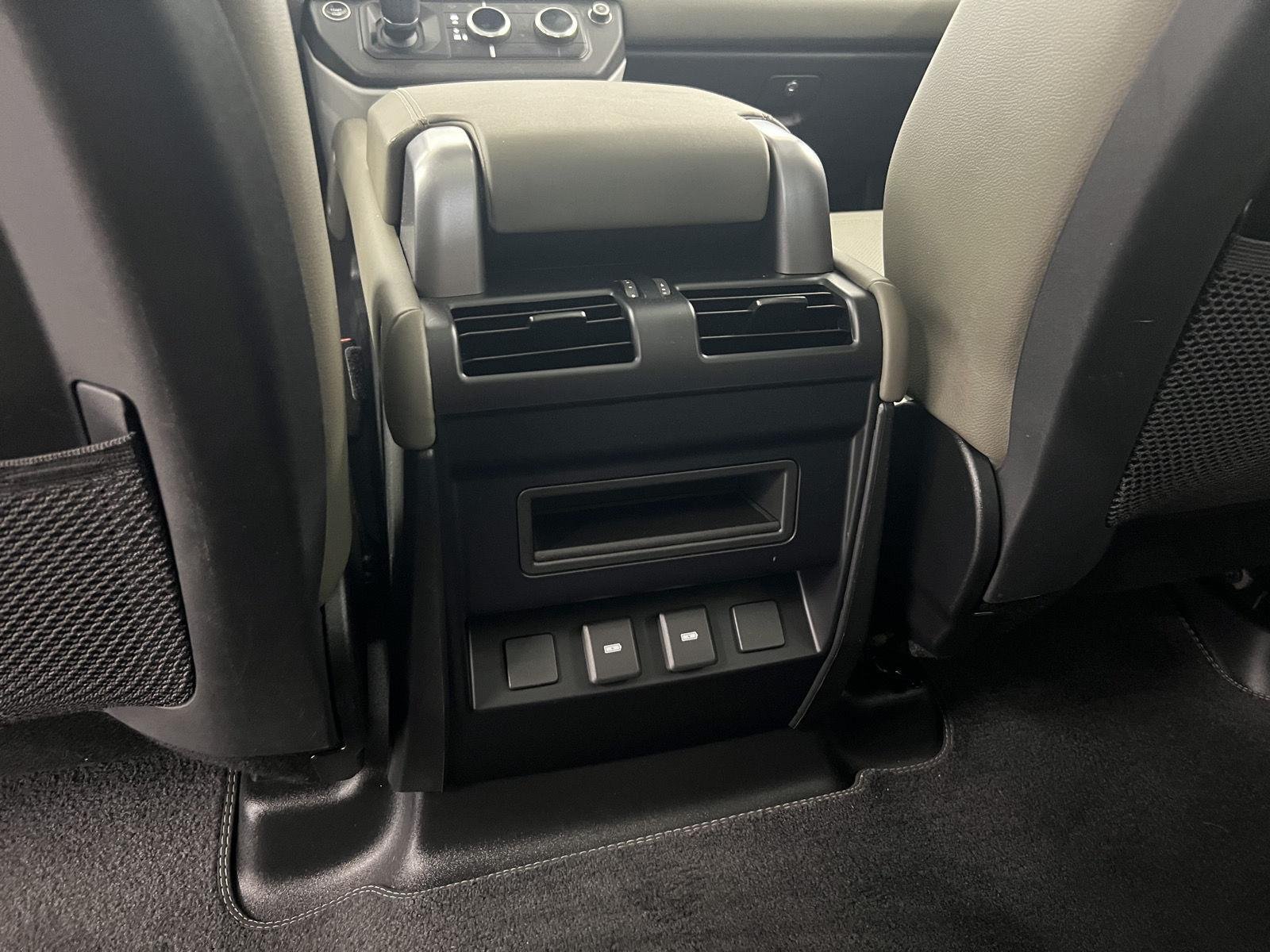 2024 Land Rover Defender S - Photo 28