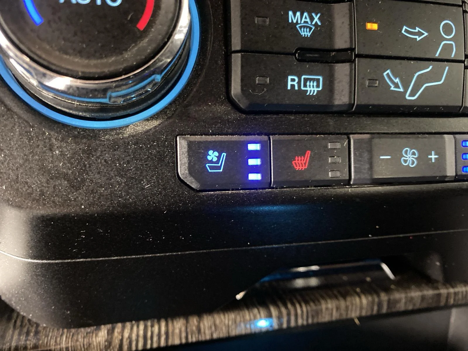 Used 2020 Blue Jeans Ford Lariat image 27