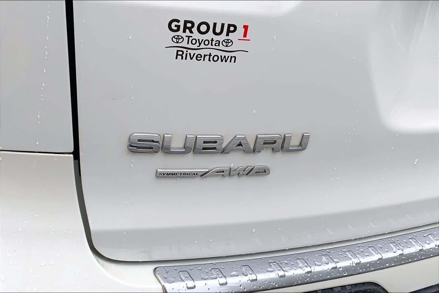 Used 2022 Crystal White Pearl Subaru Limited image 30