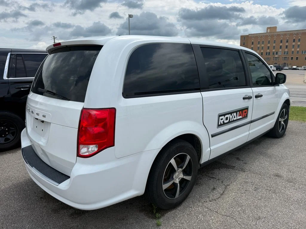 Used 2016 White Dodge AVP image 18